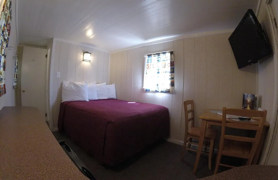Red Caboose Motel & Restaurant-1